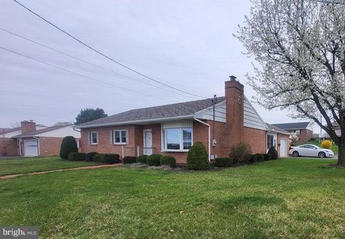 103 Williamson Ave, GREENCASTLE, PA, 17225-1455 | Card Image
