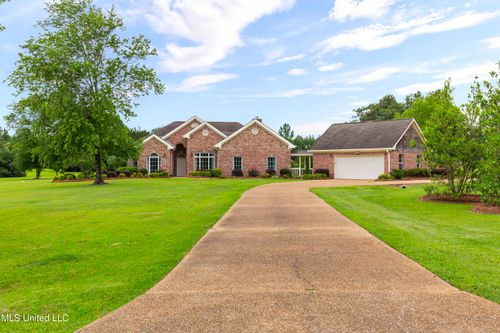 123 Munich Dr, Gluckstadt, MS, 39110-9082 | Card Image