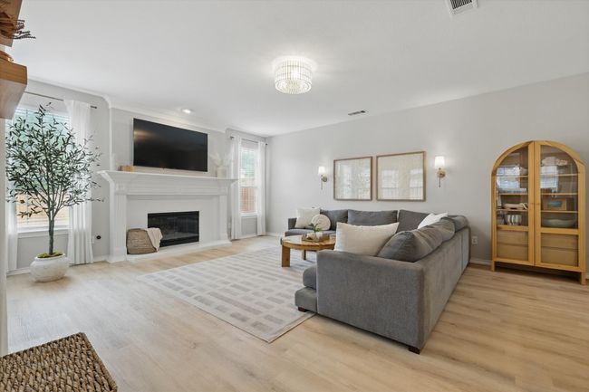 7205 Fair Valley Way, House other with 4 bedrooms, 4 bathrooms and null parking in Plano TX | Image 12