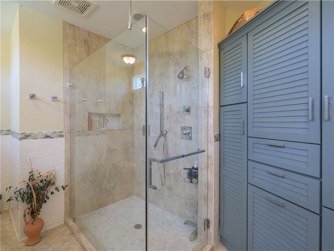 1170 S Virginia St, House other with 4 bedrooms, 4 bathrooms and null parking in Port Lavaca TX | Image 27