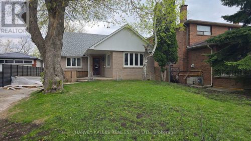 upper-279 Cornelius Parkway, Toronto (Downsview-Roding-CFB), ON, M3K1T6 | Card Image