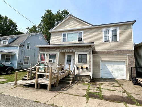 2146 Main St, Lake City, PA, 16423-1556 | Card Image