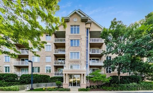 404-1745 Pavilion Way, Park Ridge, IL, 60068 | Card Image