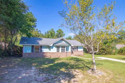 4647 Tradewinds Cir, House other with 3 bedrooms, 2 bathrooms and null parking in Pensacola FL | Image 2