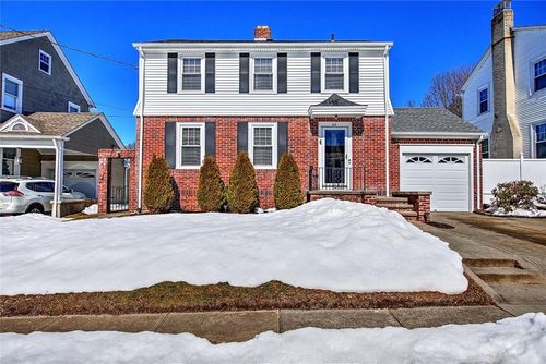 42 Mountain Avenue, East Providence, RI, 02915 | Card Image