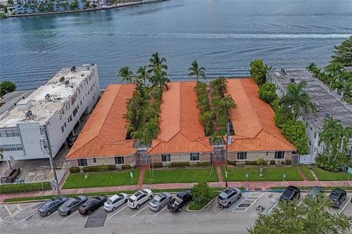 3-22-2170 Bay Dr, Miami Beach, FL, 33141-6916 | Card Image