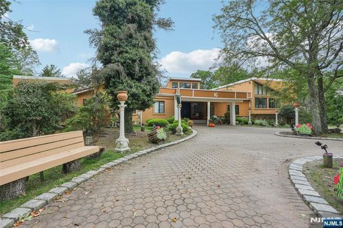 16 Schaffer Rd, Alpine, NJ, 07620-1048 | Card Image