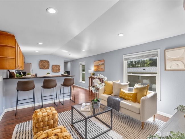 UNIT-104 - 7701 Hardeson Rd, House other with 3 bedrooms, 2 bathrooms and 3 parking in Everett WA | Image 6