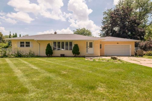 310 Crestview Dr, Waterloo, WI, 53594-1011 | Card Image