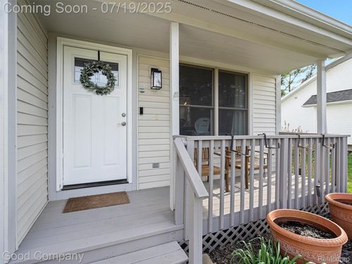 2466 Oseola Ave, Howell, MI, 48843-6417 | Card Image