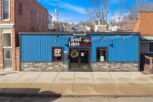 152 S Water St, Marine City, MI, 48039-1687 | Card Image