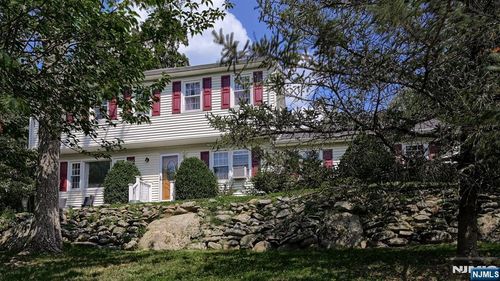92 Vreeland Rd, West Milford, NJ, 07480-2937 | Card Image