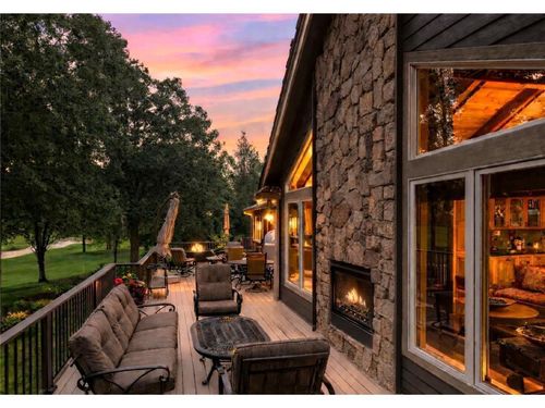 2890 Autumn Woods Dr, Chaska, MN, 55318-1145 | Card Image