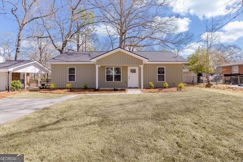 110 Lee St, Warner Robins, GA, 31088-5122 | Card Image