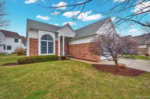 634 Eastway Cir, Lapeer, MI, 48446-2889 | Card Image