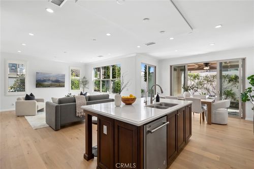 76 Decker, Irvine, CA, 92620-7348 | Card Image