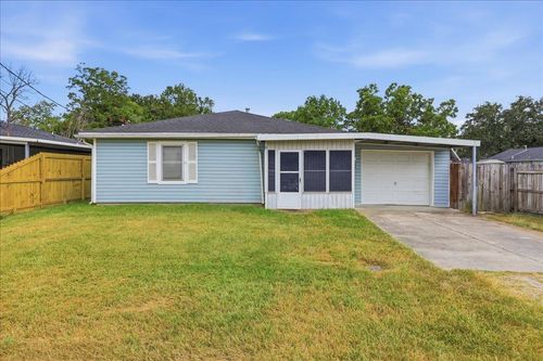 1611 Avenue C, Nederland, TX, 77627-5226 | Card Image