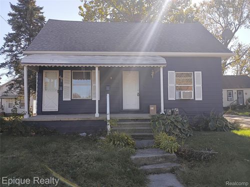 949 Boston Ave, Waterford, MI, 48328-3786 | Card Image