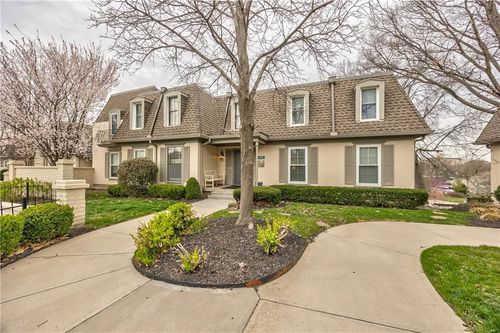 d-10746 Glenwood St, Overland Park, KS, 66211-1129 | Card Image