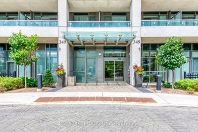 203 - 349 Rathburn Rd W, Condo with 2 bedrooms, 2 bathrooms and 1 parking in Mississauga ON | Image 3