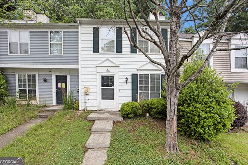 5731 Wells Cir, Stone Mountain, GA, 30087-6005 | Card Image