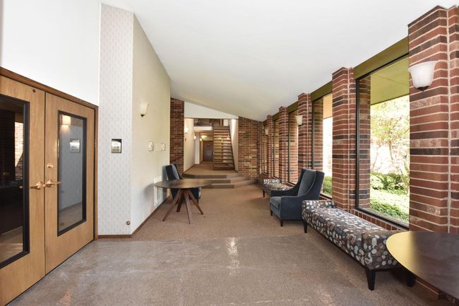 234 - 425 W Willow Court, Condo with 2 bedrooms, 2 bathrooms and null parking in FOX POINT WI | Image 30