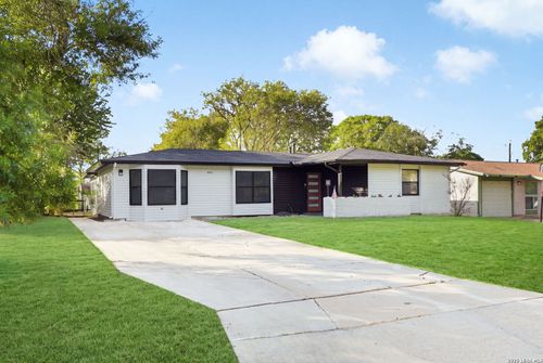 831 Highgate Rd, Universal City, TX, 78148-4003 | Card Image