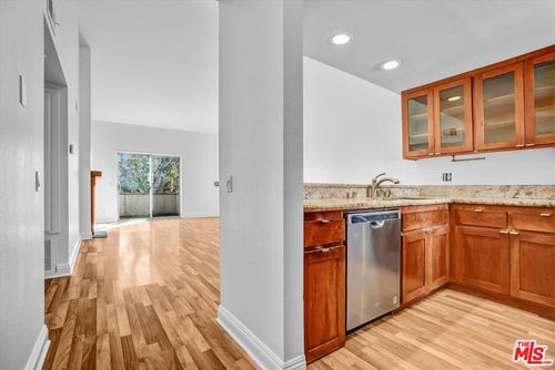 316-645 Chestnut Ave, Long Beach, CA, 90802-1278 | Card Image