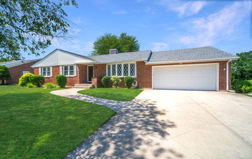 126 Juniper Ln, Berlin, CT, 06037-2415 | Card Image