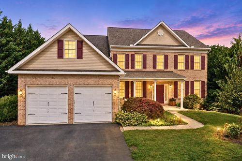 7946 Golf Vista Dr, GREENCASTLE, PA, 17225-9286 | Card Image