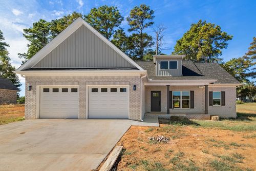 701 Oakview Cir, Killen, AL, 35645-6949 | Card Image