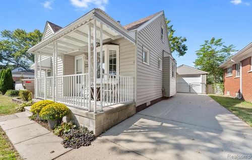 4924 Huron St, Dearborn Heights, MI, 48125-2926 | Card Image