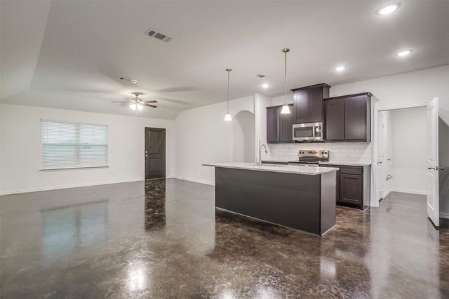 5824 High Plains Trl, House other with 3 bedrooms, 2 bathrooms and null parking in Joshua TX | Image 16