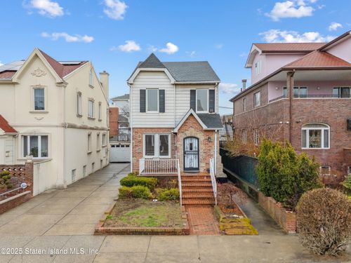 17 Coleridge Street, Brooklyn, NY, 11235 | Card Image