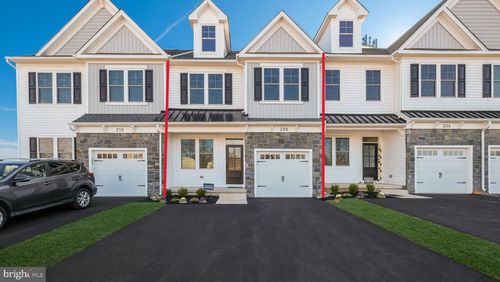 208 Foxhedge Rd, CHALFONT, PA, 18914-2286 | Card Image
