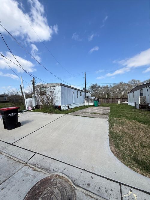 103 Heron Inlt S, Baytown, TX, 77523-9796 | Card Image