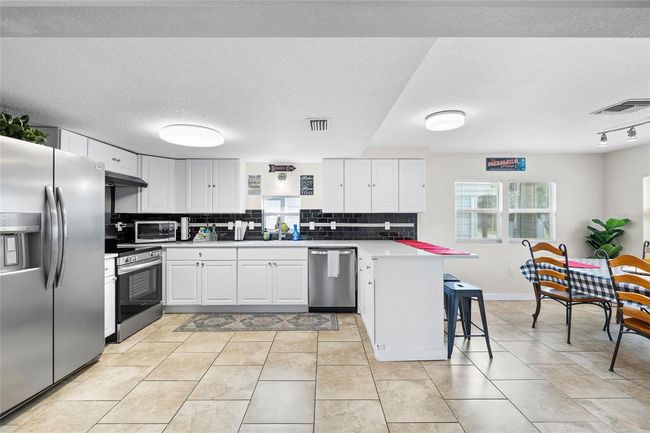 5336 Circle Dr, House other with 2 bedrooms, 2 bathrooms and null parking in Weeki Wachee FL | Image 9