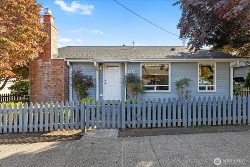 215 6th Ave S, Edmonds, WA, 98020-3427 | Card Image