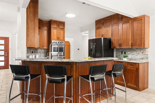 10808 Redmond Rd, House other with 4 bedrooms, 2 bathrooms and 4 parking in Austin TX | Image 6
