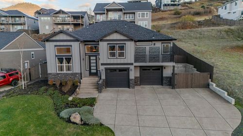 531 W La Strada Cir, Medford, OR, 97504-3649 | Card Image