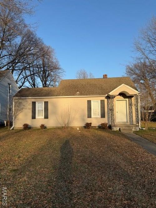 628 Moore Ave, Sikeston, MO, 63801-2123 | Card Image