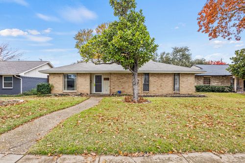 3045 Lockmoor Ln, Dallas, TX, 75220-1628 | Card Image