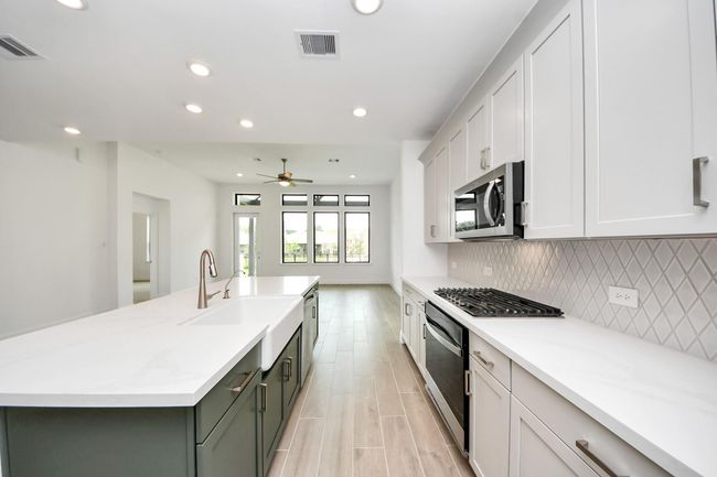 14647 Cedar Elm Ct, House attached with 3 bedrooms, 3 bathrooms and null parking in Willis TX | Image 13