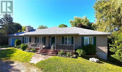 77 Robinson St, Little Current, ON, P0P1K0 | Card Image