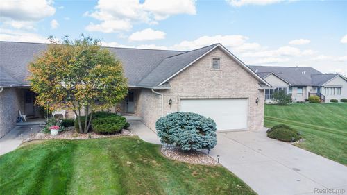 5355 Wyndemere Common Sq, Swartz Creek, MI, 48473-8911 | Card Image