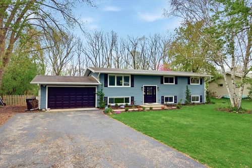 1015 W Devonshire Road, Delafield, WI, 53018 | Card Image