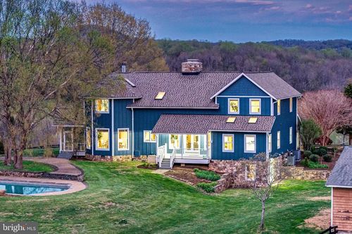 11597 Leeds Chapel Ln, Markham, VA, 22643-1935 | Card Image