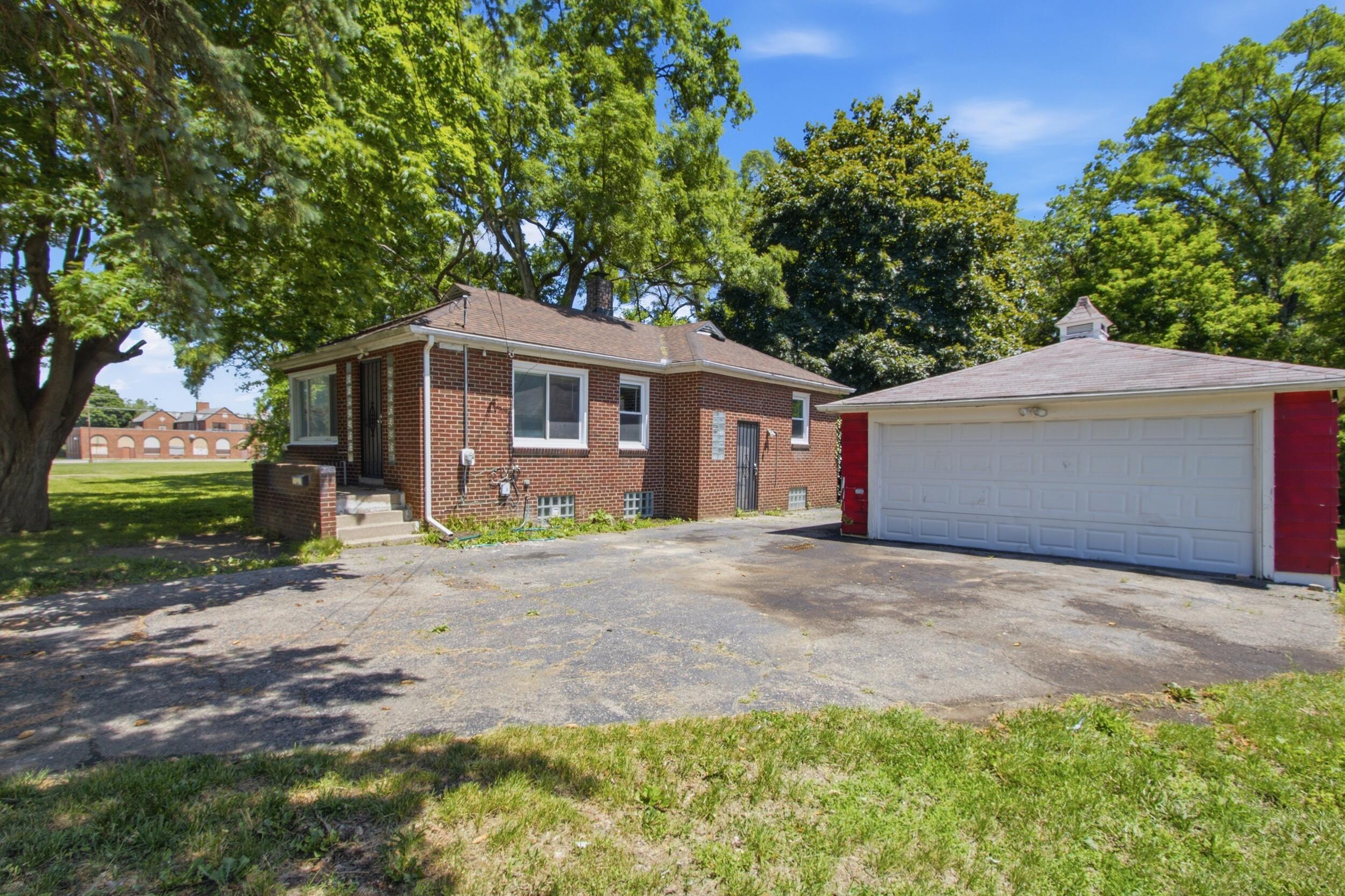 Residential in Pontiac 4