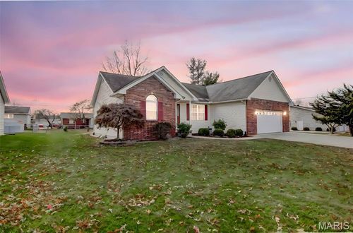 612 Crosswinds Ct, Jerseyville, IL, 62052-2057 | Card Image