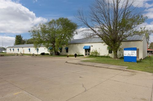 401 9th St, Tipton, IA, 52772-1025 | Card Image